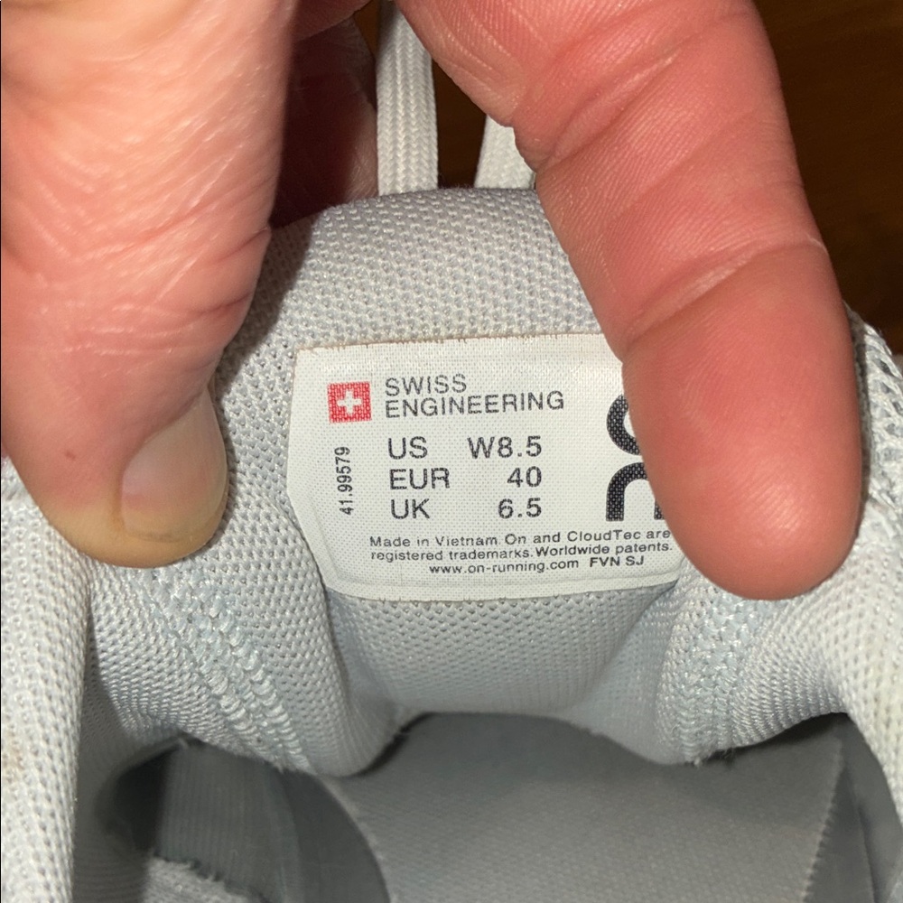 Women's Athletic Shoes in Light Gray - Picture 4 of 6